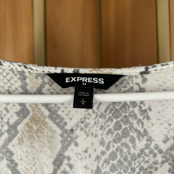 Express Snakeskin Patterned Top - Picture 3 of 3